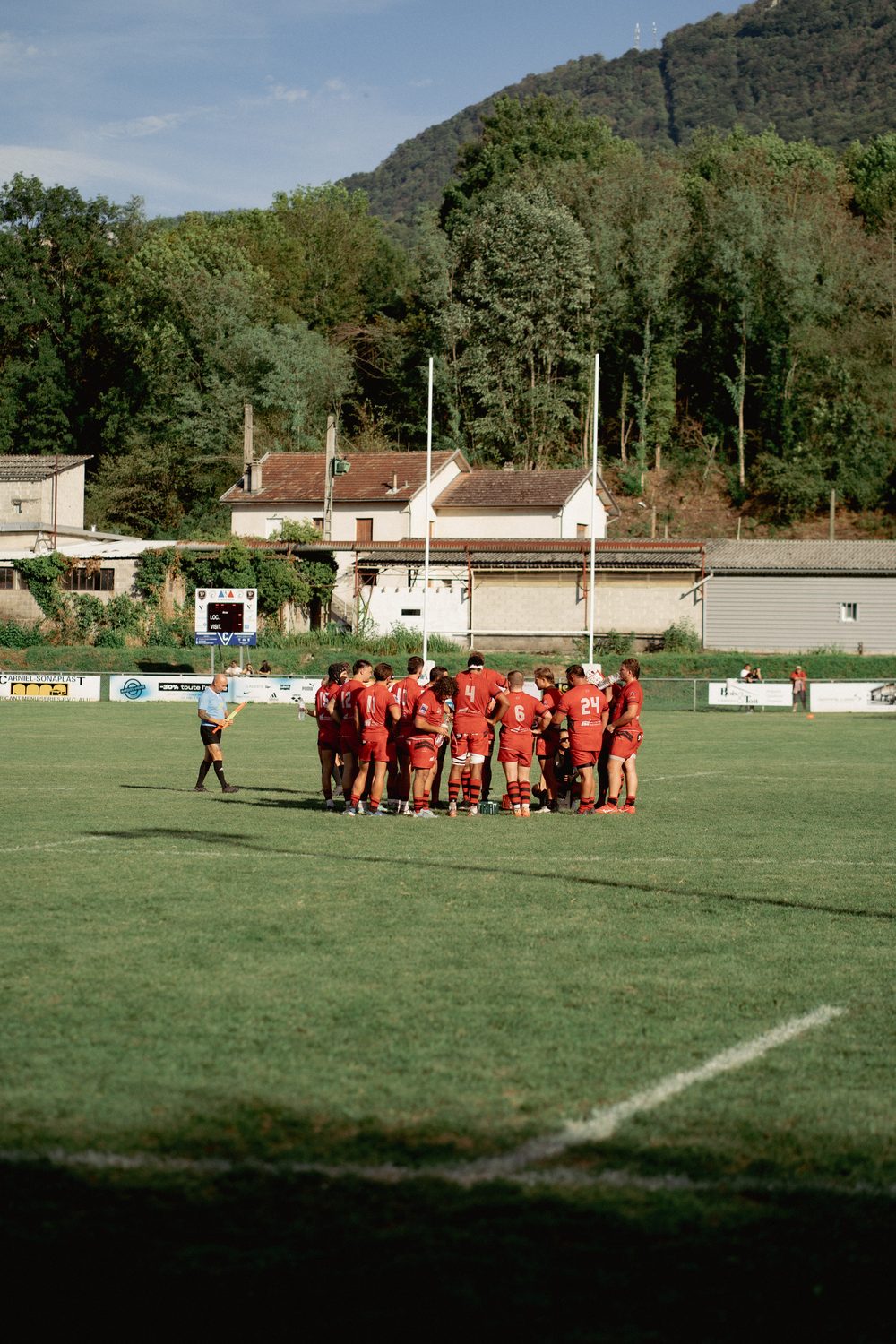 Joueurs du SC Royannais réunis sur le terrain