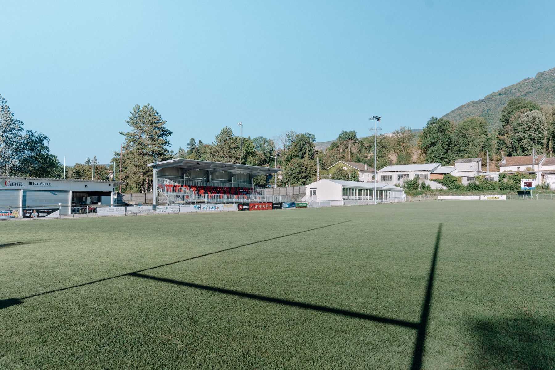 La nouvelle tribune du stade Ernest Chuilon
